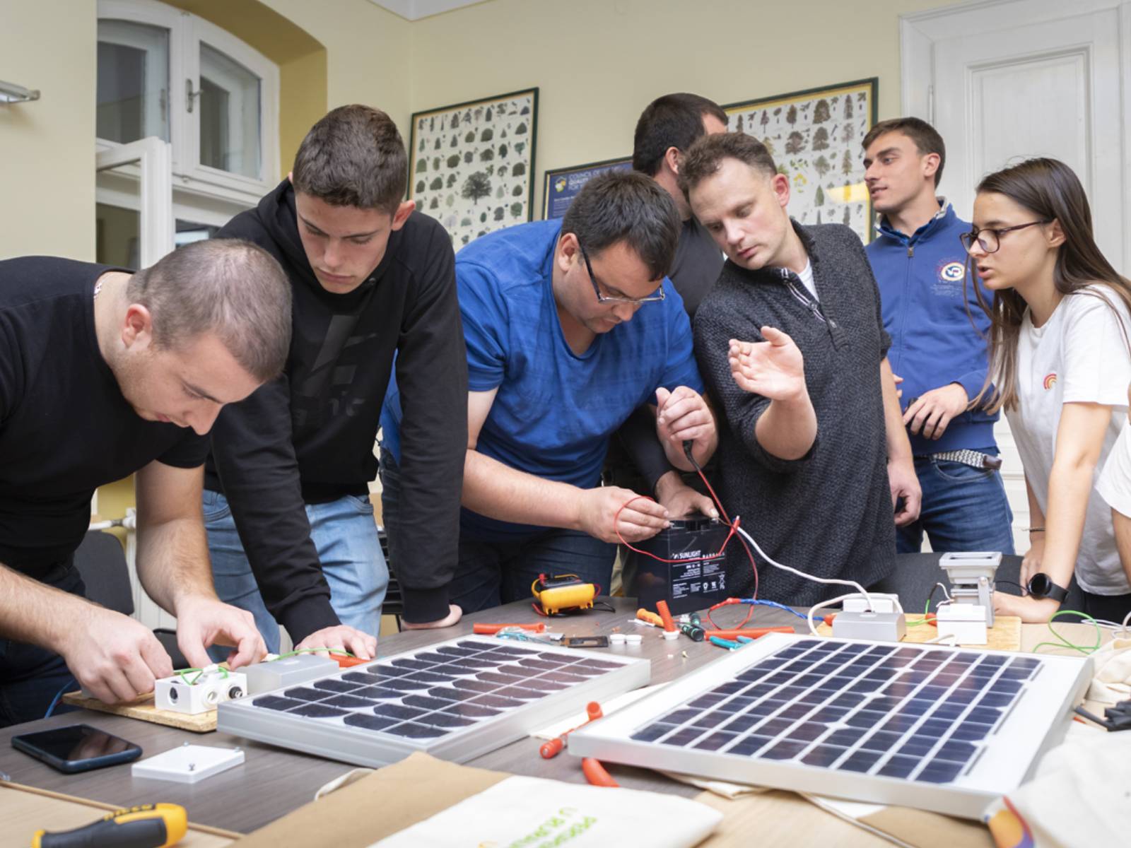 Соларни кампови за младе лидере из целе Србије